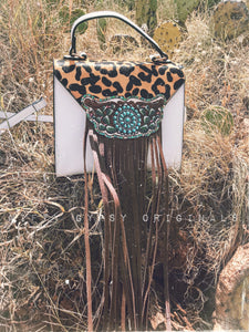 Vibin’ & Thrivin’ Cross Body